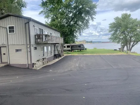 Mississippi River Cabin
