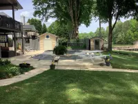 *Waterfront House on Lake Norman, Pool & Private Dock, Sleeps 1 Hotels in Fallstown