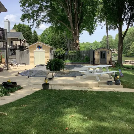 *Waterfront House on Lake Norman, Pool & Private Dock, Sleeps 1