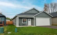 Spacious game house minutes to downtown Sandpoint and Schweitzer Mountain