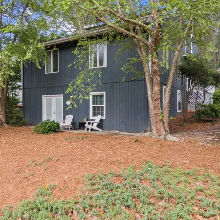 Cozy Pinehurst 2BR Apartment w/3 Beds • Across from Pinehurst #6 • Firepit