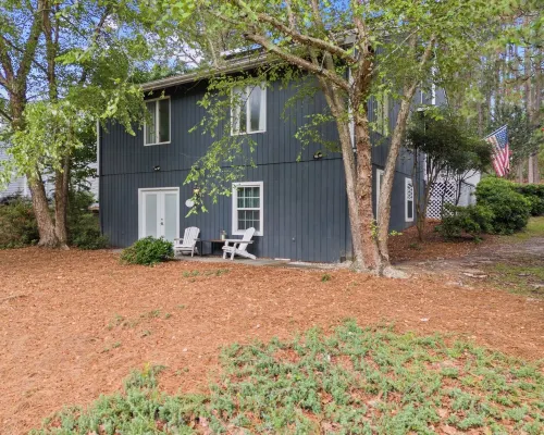 Cozy Pinehurst 2BR Apartment w/3 Beds • Across from Pinehurst #6 • Firepit Hotels in Pinehurst