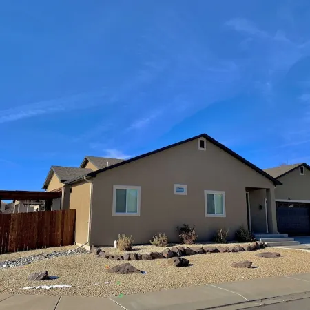The Desert Moon- A luxurious retreat w/ amazing patio, shuffleboard, EV charger
