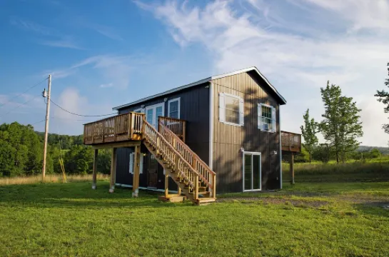 Amazing Views • 7 Acres • Creek • Hot Tub • 30 Min to All Star Village