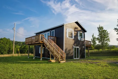 30 min to Cooperstown All Star Village • 7 acres • Creek • Game Room • Hot Tub