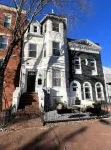 Bright & Modern 3BD/3BA Rowhouse in Capitol Hill - Free Parking for 2 Vehicles Hotels in Atlas District