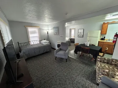 Fishermen’s Denn-Marblehead and Port Clinton  vacation area