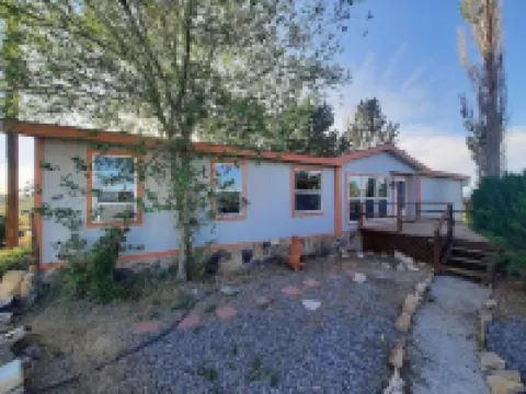 Sunset Lake Home Montrose - 2 lakes on 35 acres