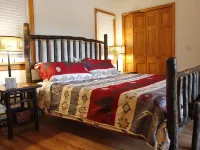 Luxury Mnt. View Cabin with game room, hot tub, fire pit and private ski trails Hotels in Jay