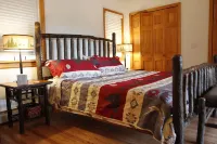 Luxury Mnt. View Cabin with game room, hot tub, fire pit and private ski trails