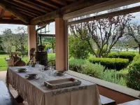 Exclusive Farmhouse with Pool in Large Green Park - 4/9 Guests
