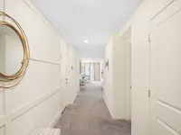 Serenity, a tranquil 4-bed, 3-bath home minutes away from UC Merced. 머시드 호텔