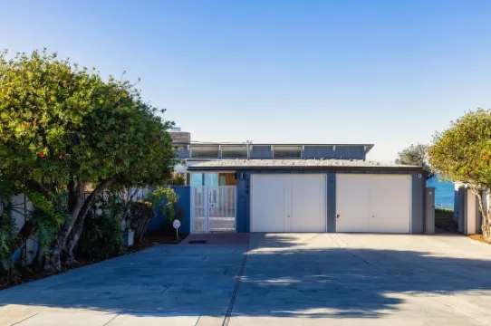Sunrise to Sunset Views • Cayucos Beachfront Home