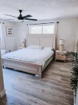 Lakeside Retreat With Hot Tub, Amazing Views, And An Animal Sanctuary!