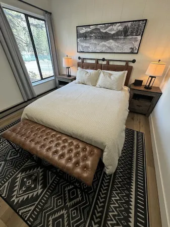 Fireside Condo at the Village - Sleeps 4 - Newly Remodeled