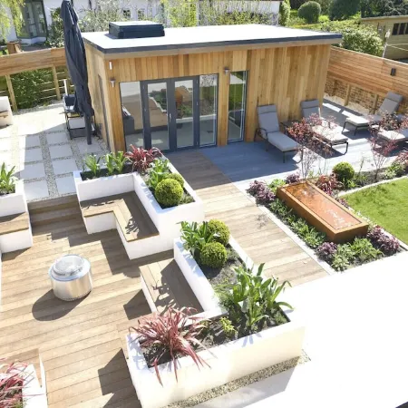 St Andrews 5 Star Luxury Villa,  Garden SPA HotTub, Sauna, Steam Room & parking