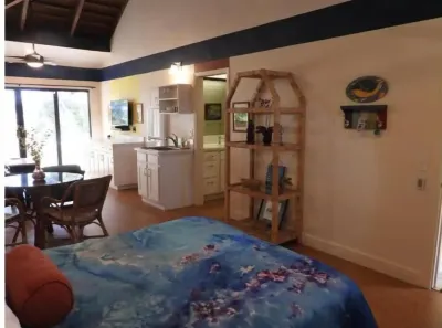 Cozy studio in welcoming Princeville with WiFi Hotels near Anini Beach