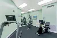 Luxury 2 bd 2 ba Beach Front - Top-Floor, Golf, pools, hot tub, walk to grocery Hotel a Daytona Beach Shores