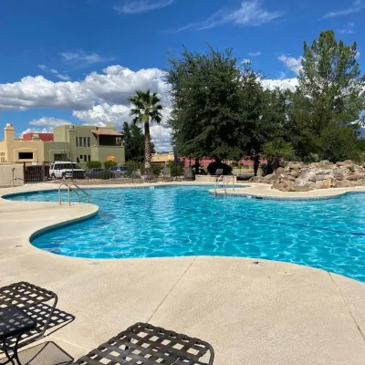 Best Nest for Walking, Swimming & Birding. Pet friendly, no pet fee!