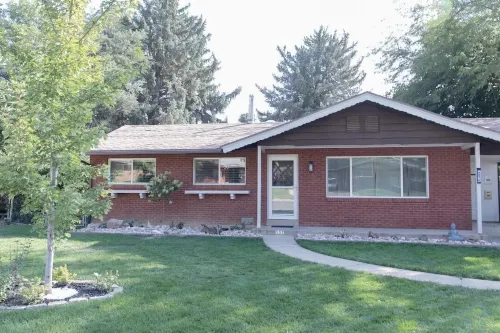 Skiing! Designed for Comfort, 1 Cal King, 3 Queens, Mountain Views Hiking,