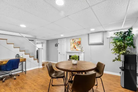 Your Cozy place away from home Отели в г. Гранд-Рапидс