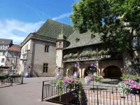 Between Kaysersberg Elected Favorite Village of the French in 2017 and Riquewihr. Hotels in Bennwihr