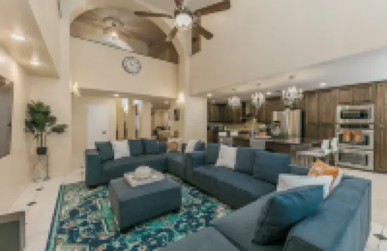 Beautiful and Very Spacious house 6 bed/3.5 baths