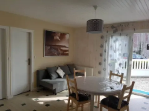 800M from the sea, renovated gite 阿貢庫坦維爾酒店