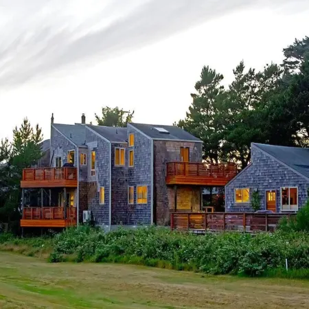 EdgewoodCove - Majestic Seaside Retreat W/ Stunning Ocean & Mountain Views
