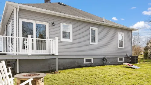 Entire House Minutes from Newport, RI. Near Beaches.
