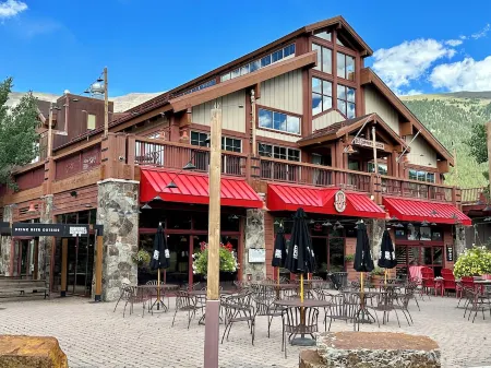 Ski-in, Ski-Out - 3Bd 2Br - Copper Mtn Resort - HotTub
