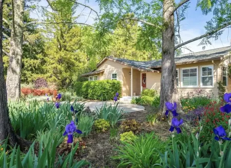 [Egg Farm Ranch] Heated Pool - Water Slide - Hot Tub - Dog Friendly