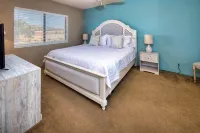 Condo by the Lake! Heated Pool, Walking distance to Lake and Golfing