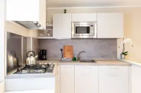 Apartment with lake view terrace Hotels in Massino Visconti