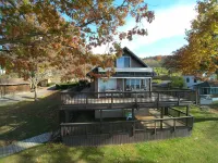 Updated Open Plan - Keuka Lakefront Home 4BR & 157' private beach Hotels in Barrington