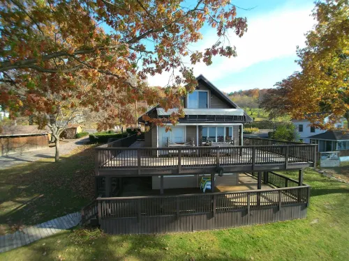 Updated Open Plan - Keuka Lakefront Home 4BR & 157' private beach - 3-Star