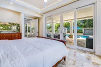 Private Luxury Villa in Kihei. Just moments walk to the beach. 10/10 reviews!