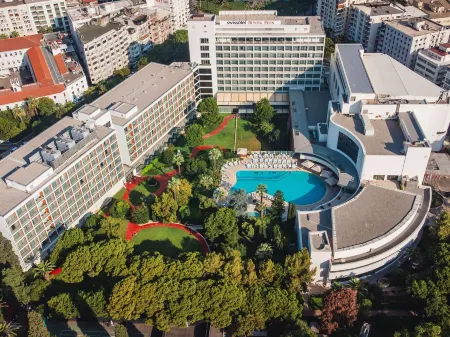 Swissotel Buyuk Efes Izmir Отели рядом с достопримечательностью «Kemeralti Market»