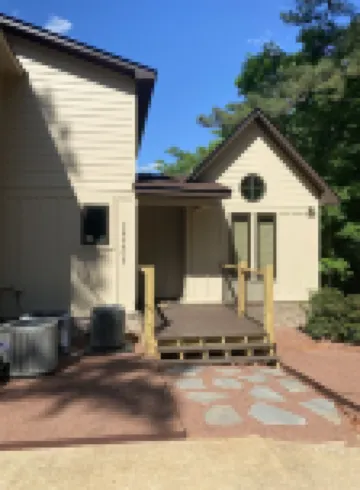 Luxurious Lakefront Retreat