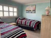 Beach Front View 2 Bed, 2 Bath, Condo with AC & WiFi in Fabulous Venice!