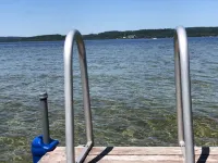 South Lake Leelanau lakefront home, Kayaks/Bikes provided, Clean Sandy bottom - Wi-Fi