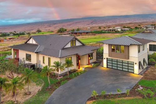 Amaui Island Escape New 4-bedroom home, Free Access to Mauna Kea & Hapuna Beach!
