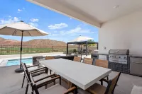 Luxury 6 Bed Heated Private Pool, Hot Tub, Game Room, near Zions on Golf Course