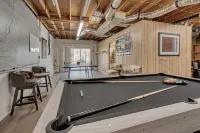 Spacious Estate - Pool, Games, Karaoke, Sleeps 16!