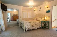Keene Kottage 1890!! Waterfront in the High Peaks!