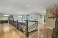 Relaxing Multi-family waterfront home with private dock on Lake Hartwell!