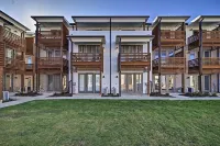 Downtown Escape Hotels near Ruby Falls