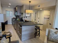 Beachfront Studio right on the Sand! Ground Floor Newly Remodeled, Gulf View - M