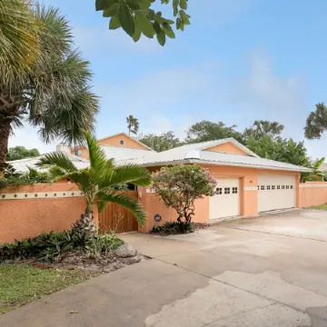 Luxury Beachside OASIS with Private Pool - Steps to private beach & restaurants
