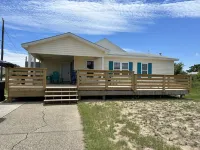 Bacon on the Beach Hotels near Monkey Business